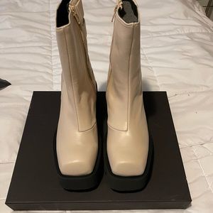 Paloma Boots